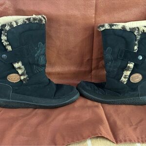 Emu Australia Alessia Tiger Embossed Shearling Boots Made in Italy Black Women’s